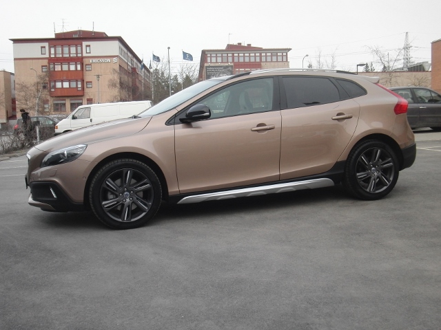 Nybilstest: Volvo V40 D4